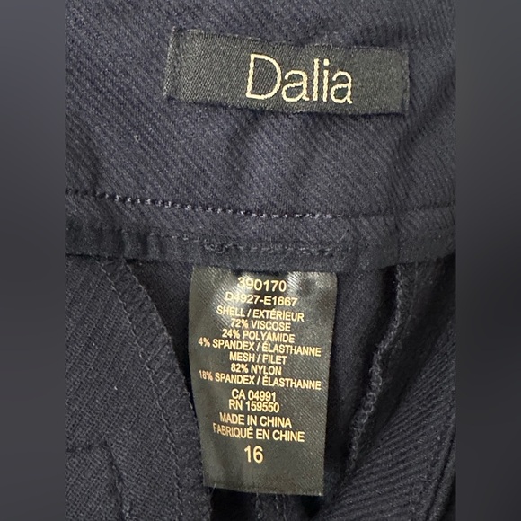 ✨NWT✨ Dalia: Women’s Pants- Size 16 - Picture 2 of 8